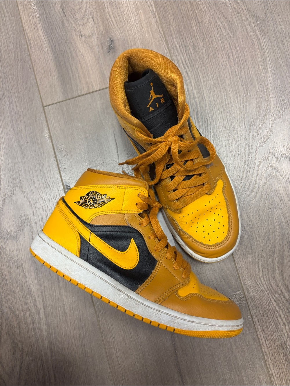 Jordan Nike High-Top Sneakers yellow 8